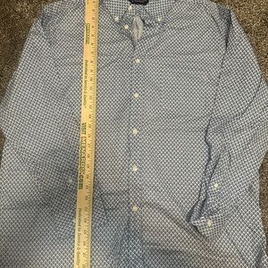 Round Tree & Yorke Size XL. NWOT. Blue And White Design